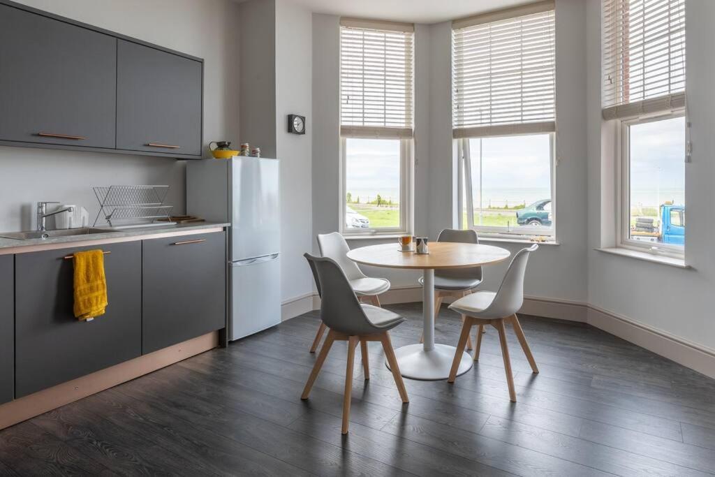 Waves@Walpole - 2 Bed Flat With Amazing Sea Views Apartamento Margate Exterior foto